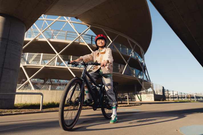 Das woom E-Bike ist für Kinder zwischen 7 und 14 Jahren - entsprechend gibt es ein 24- und ein 26-Zoll-Bike vom Explore e.