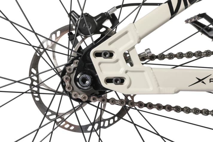 XPro relies on bolted and replaceable dropouts for tensioning the chain.