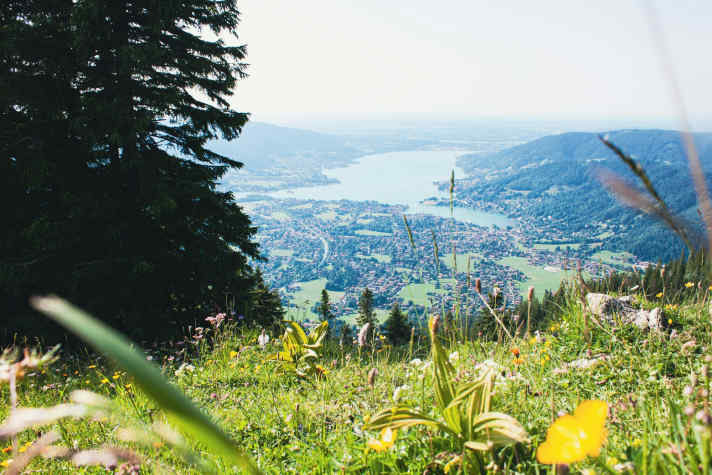 Lake Tegernsee is located in the district of Miesbach and is also a popular excursion destination for Munich residents. Cycling on paths less than 1.50 metres wide is now to be banned in the surrounding conservation areas.