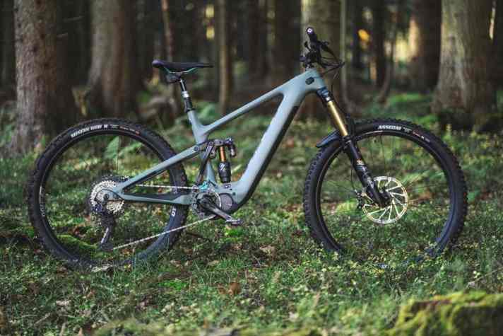 The 160E was Yeti's first e-bike in 2021. Back then it still had a Shimano motor.