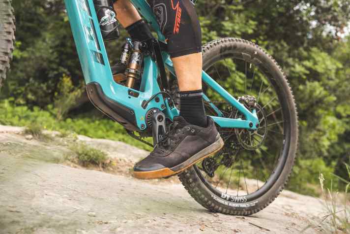 The TQ motor has lost none of its strengths. It pushes quietly and smoothly uphill.