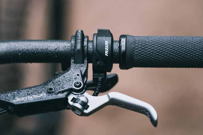 The new Fazua Mode Control is even more compact, looks much more solid and of higher quality, and can also be operated in a more defined and reliable way than the Ring Control.