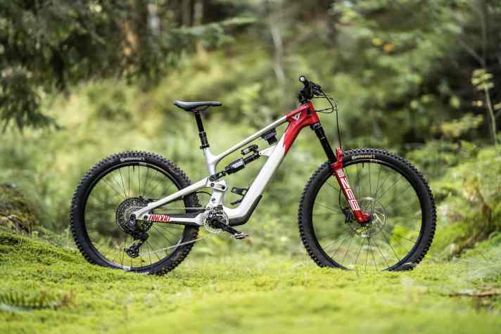 YT Decoy SN Core 3 // Fazua Ride 60 // 430 Wh, fixed mount // 170/160 mm // 29/27.5 inch // 20.9 kg // 7499 Euro