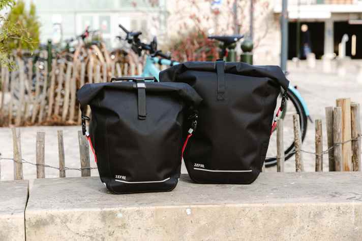 For short and long tours: 20 and 30 litre volumes (right) in comparison.