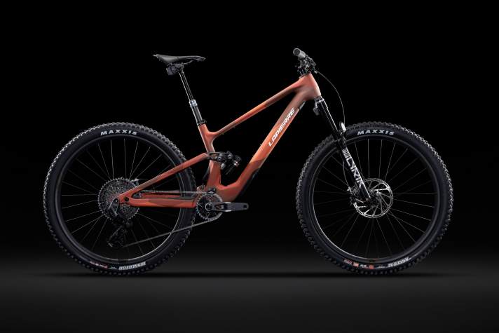The Lapierre Zesty CF SE with electronic Rockshox Flight Attendant suspension for 9299 euros.