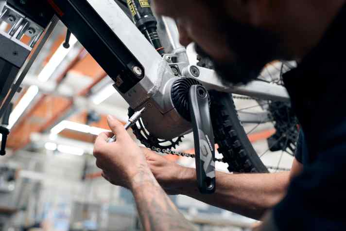 The ZF Centrix should be particularly quick and easy to install and remove. The cabling should also make installation and servicing simple.