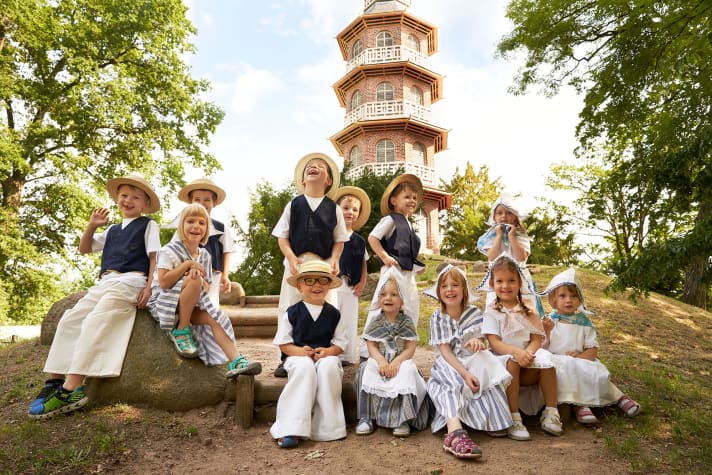 Kinder aus Oranienbaum im Schlosspark Foto: Neumann&Rodtmann