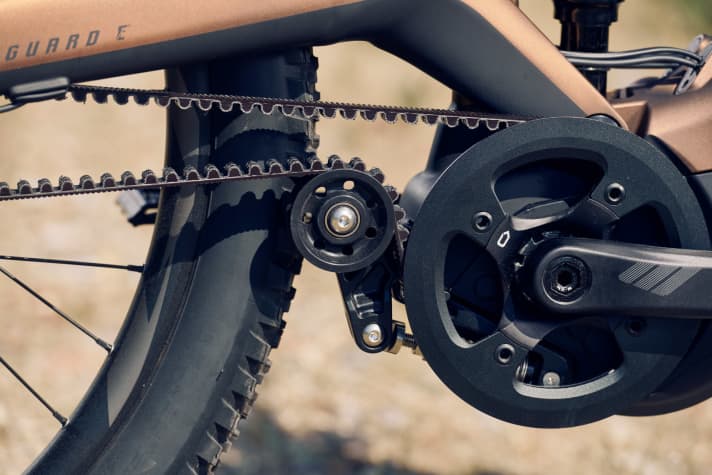 Gates belt drive, optimised to work together with the suspension