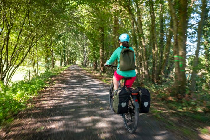 A large part of the Veloscenic long-distance cycle route runs along traffic-free paths, known as Voies Vertes. | Photos. Jörg Spaniol