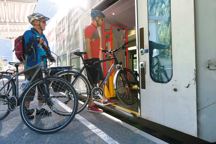 Die Fahrradmitnahme ist in Regional- und Nahverkehrszügen sowie in allen Intercity- und Eurocity-Zügen möglich, zudem auf ausgewählten Verbindungen im ICE.