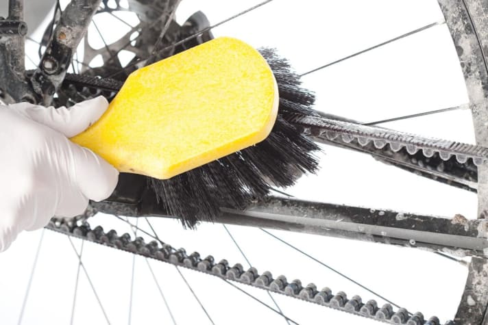 Brush for foaming up the bike cleaner