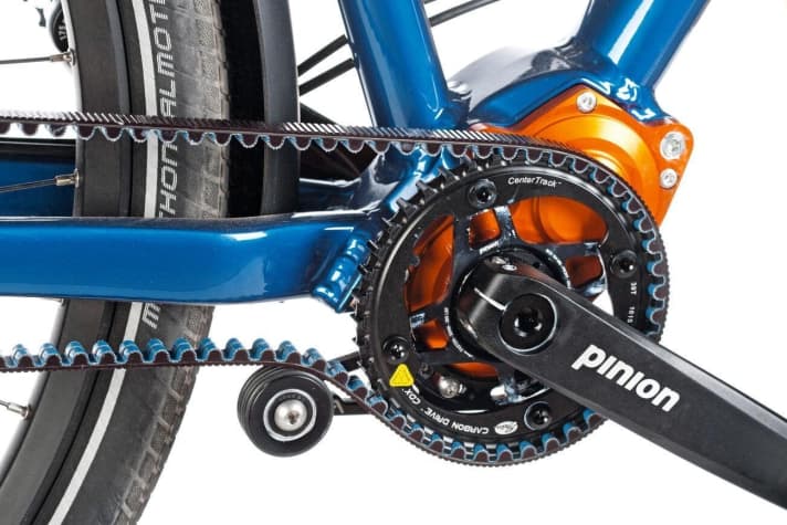 A tensioning pulley on the gear block eliminates the need for complex, sliding dropouts and any problems that may arise.