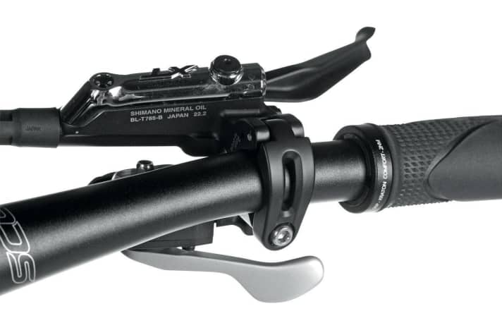 Neat and tidy: Shimano's "iSpec" mounts brake and shift levers on a clamp.