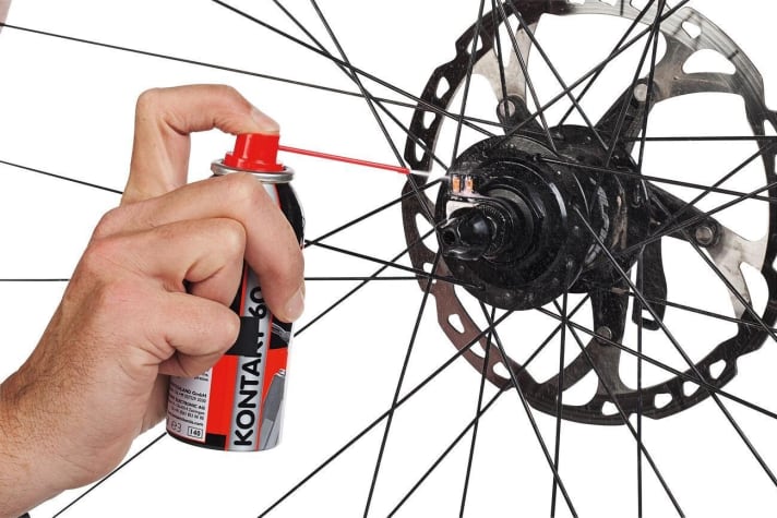 Cleaning bike contacts