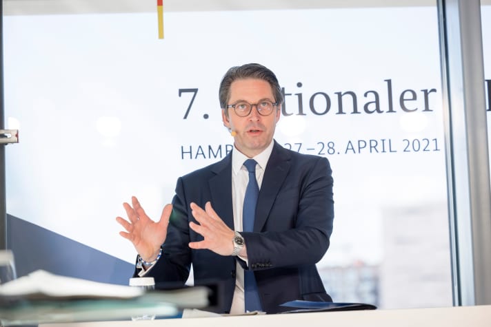 „Das Rad boomt und Geld dafür ist da", betont Bundesminister Andreas Scheuer.