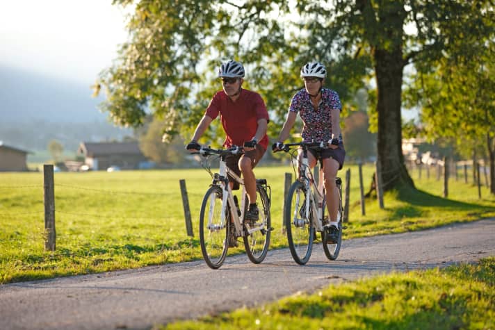 Optimal bei Arthrose: Beim Radeln werden Muskeln und Gelenke sanft bewegt.