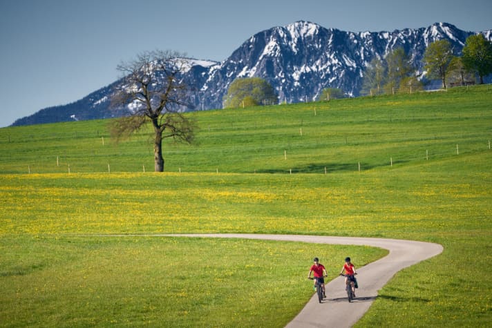 Weite wagen: Die großen Akkus von Tourenpedelecs erweitern den Aktionsradius enorm