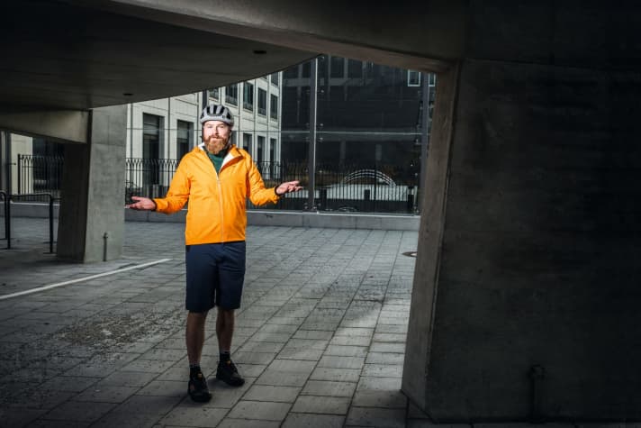 Noch radlos? Mit unserer Komplettrad-Kaufberatung verkürzen wir den Weg zum richtigen Rad, egal ob mit oder ohne Akku-Unterstützung.