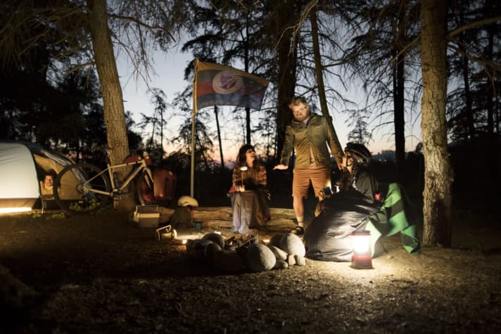 Mit der gemeinsamen Kollektion wollen Specialized und Fjällräven mehr Menschen für das Radfahren und kleine Abenteuer in der Natur begeistern