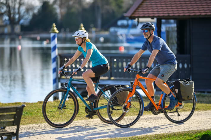 Light, agile, versatile: Despite their lightweight construction, all five test bikes are pleasingly safe and unproblematic.