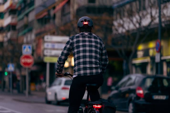 With safety in mind, a rear light can be attached to the back. A lock can be threaded through the large opening.