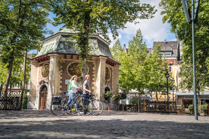 Start and finish for some cycle tours: the historic centre of the
centre of the Marian pilgrimage town of Kevelaer with the chapel square