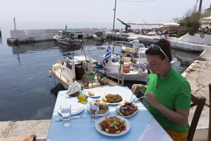 Cycling in Greece: Fish tastes best by the sea