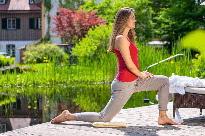 Stretching exercises for cyclists - hip flexors