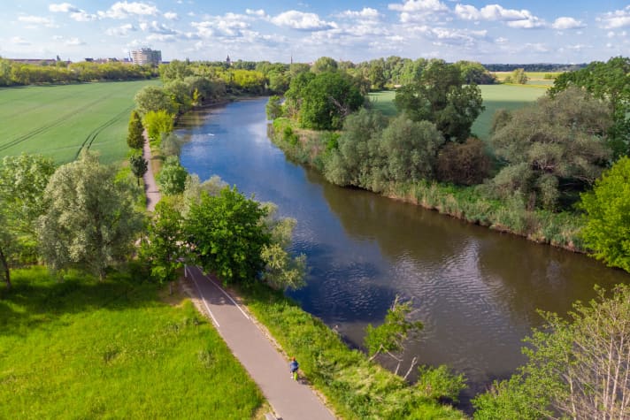 Saale cycle path near Merseburg