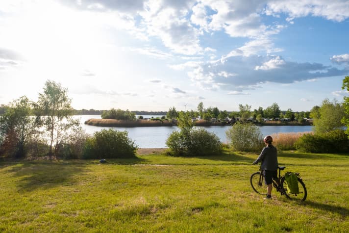 Evening atmosphere at Lake Kulkwitz