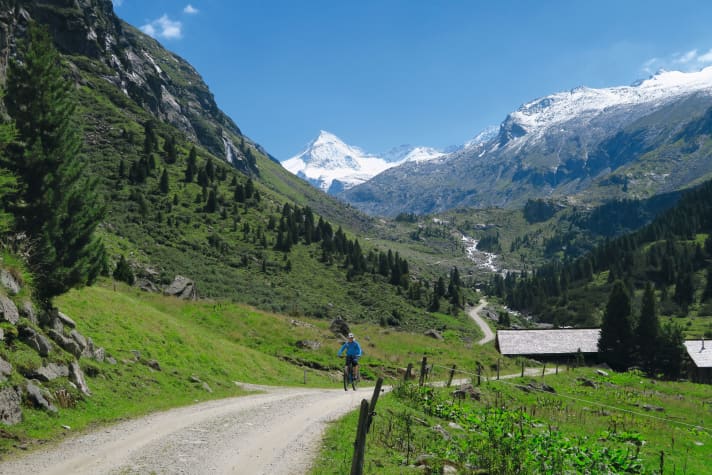 An e-bike is recommended for tours in the Alpine valleys