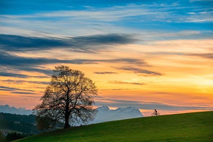 Die Alpen­­pano­rama-Route macht ihrem ­Namen auf dem Weg durch die Schweiz alle Ehre.