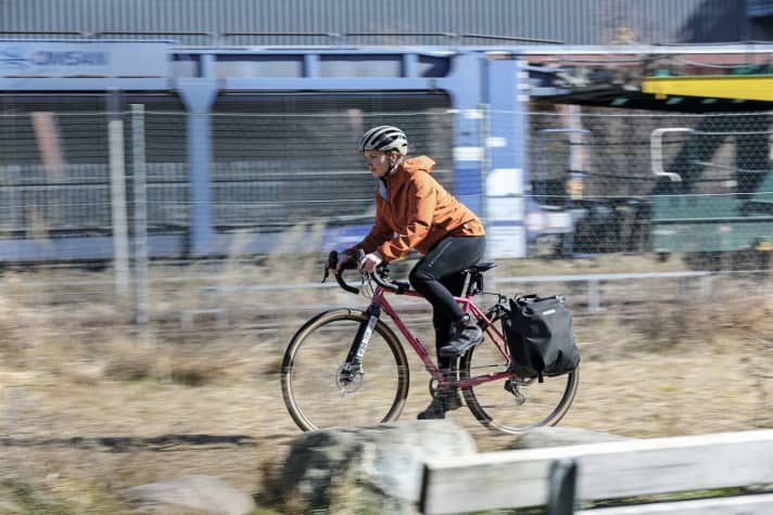 Sandra Schuberth: "My aim is to cycle to the editorial office two to three times a week, whatever the weather. The other days are spent working from home. Exceptions: If the cycle paths are icy, it's thundery or stormy. Then I take the S-Bahn."