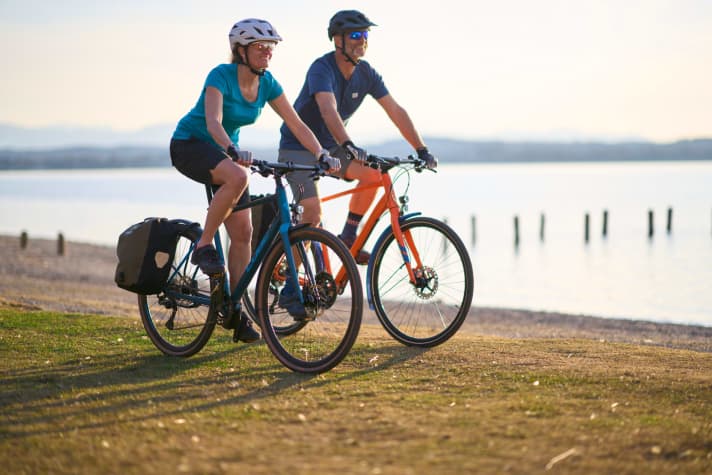 When planning the budget for your bike purchase, you should always include the accessories you need, such as a helmet, panniers and cycling clothing.