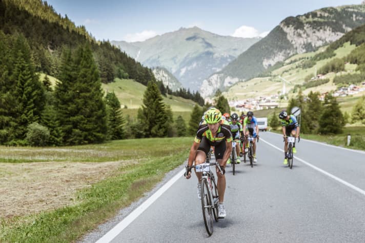 Extrêmement long, extrêmement difficile : les courses d'ultracyclisme comme la Race Across the Alps en Autriche