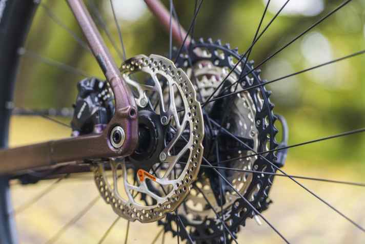 The top model in the aluminium range carries Shimano's high-quality GRX 820 components