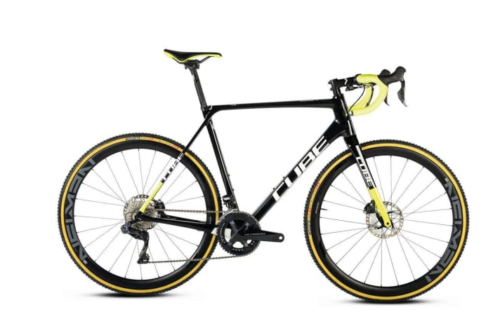   <a href="http://www.awin1.com/cread.php?awinmid=13793&awinaffid=471469&clickref=T+Cube+Cross+Race+C%3A62+Team+Edition&ued=https%3A%2F%2Fwww.liquid-life.de%2Fcube-cross-race-c-62-team-edition-carbon-n-flashyellow-2021.html" target="_blank" rel="noopener noreferrer">Cube Cross Race C:62 Team Edition, price: €3,649</a>*