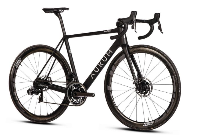   Notre vélo de test : l'Aurum Magma, derrière lequel se cache l'ex-professionnel Alberto Contador.