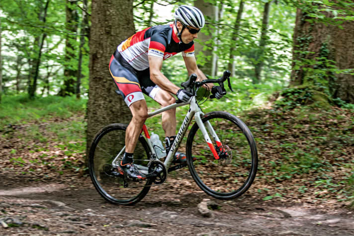 Fahrtechnik-Mini-Hop-Gravel