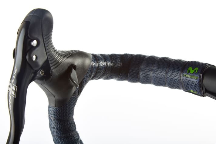   Canyon Endurace AL: The similarities with the Team Movistar bikes on the Endurace AL are limited to the colours and the end caps on the handlebar tape.
 	colours and the end caps on the handlebar tape.