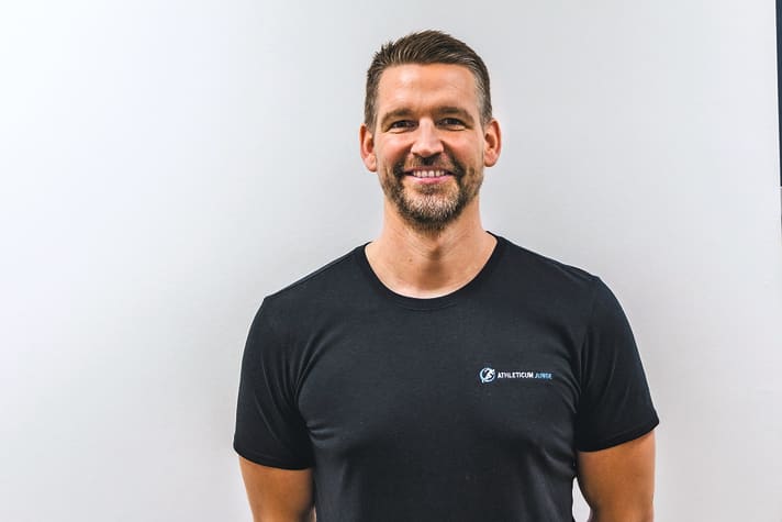 Sebastian Junge ist Sportwissenschaftler, Athletiktrainer und Geschäftsführer des Athleticum Junge in Göttingen.