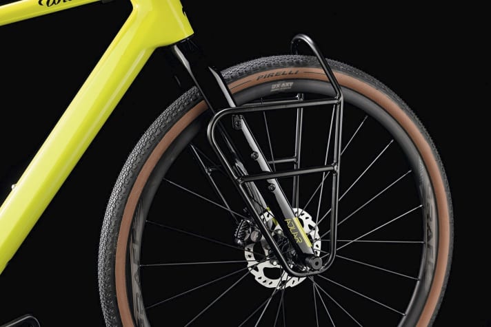 The pannier racks on the fork and rear allow a maximum load of 35 kilograms.