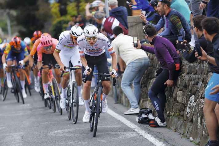 Pas malin : UAE Team Emirates et Tadej Pogačar ont investi trop d'énergie trop tôt pour pouvoir dominer la finale.
