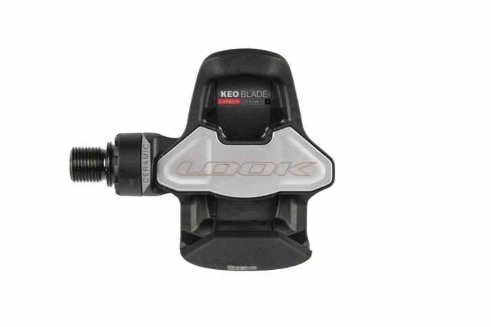 Spitzenmodell von Look ist das Keo Blade Carbon Titan Ceramic für 300 Euro. Das Paar wiegt inklusive Cleats nur 260 Gramm.