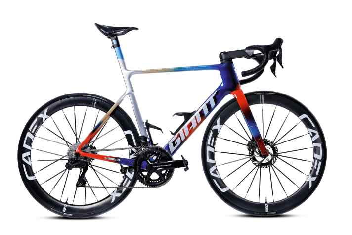 Giant Propel Advanced SL >> <a href="https://tnkdbf.tradeinn.com/ts/i5534689/tsc?typ=r&amc=con.blbn.497955.507976.14119779&smc=TOUR&rmd=3&trg=https%3A%2F%2Fwww.tradeinn.com%2Fbikeinn%2Fde%2Fgiant-propel-advanced-sl-0-dura-ace-di2-2024-rennrad%2F140955186%2Fp" target="_blank" rel="noopener noreferrer nofollow">hier erhältlich</a>*