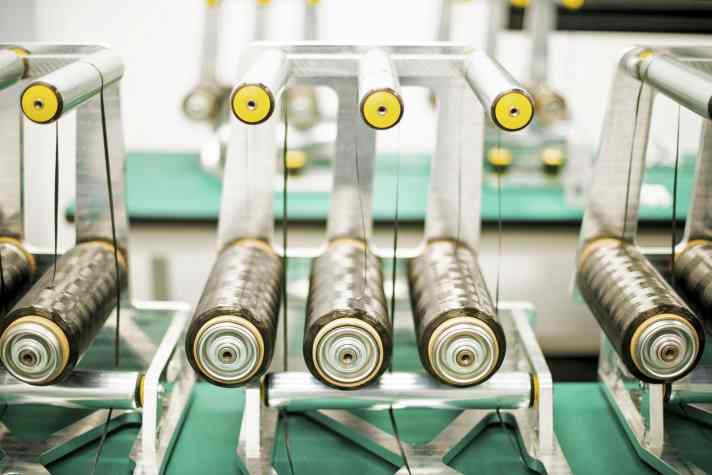 Rohmaterial: Partington legt Wert auf große Fertigungstiefe, beginnend mit Fasern von der Spule.