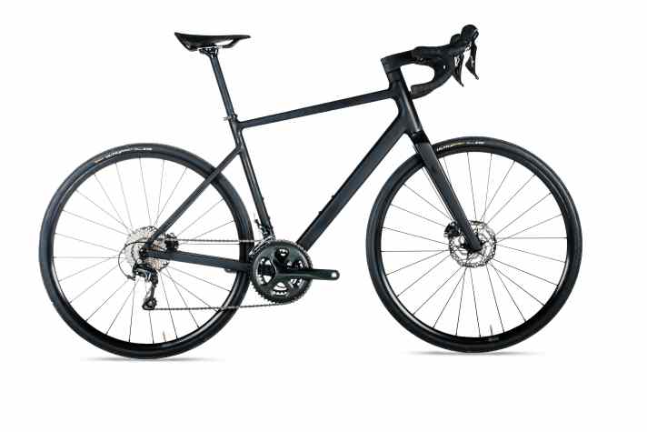 The Rose Blend Road >> <a href="https://www.awin1.com/cread.php?awinmid=11768&awinaffid=471469&clickref=B+Rose+Blend+Road&ued=https%3A%2F%2Fwww.rosebikes.de%2Frose-blend-road-2710002" target="_blank" rel="noopener noreferrer nofollow">available here</a>*