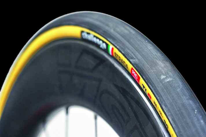 Tubeless tyre: Challenge Strada Pro TLR