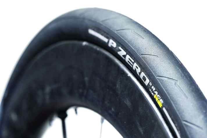 Pneus tubeless : Pirelli P Zero Race RS