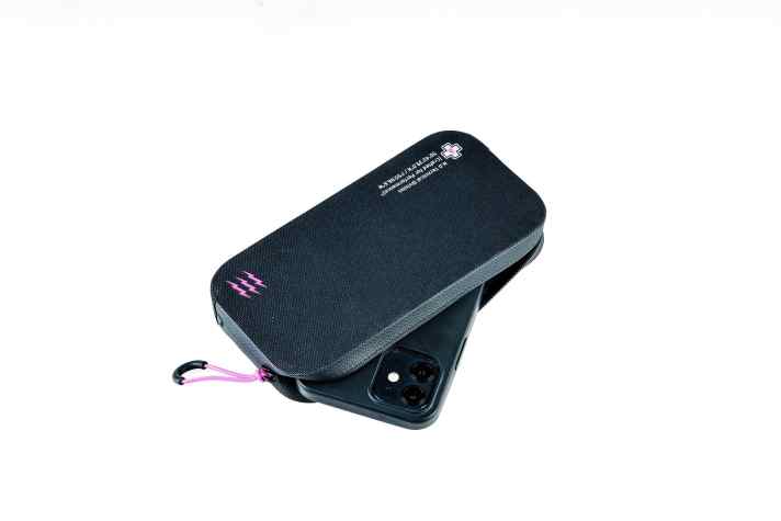 Essentials für Rennradfahrer: Case von Muc-Off